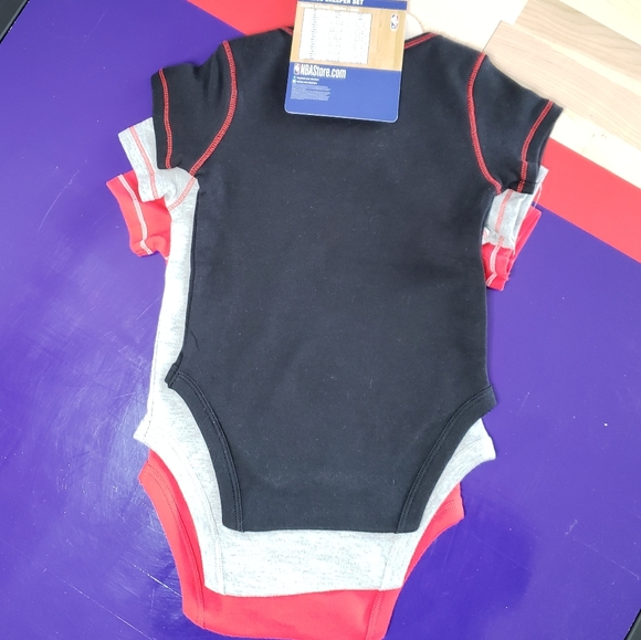 NBA Toronto Raptors Infant 3-piece Creeper Set 3-6 mths - Picture 6 of 9